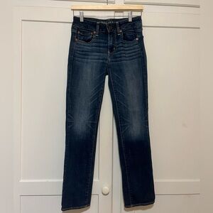 American Eagle Women’s Size 2 Short Straight Jeans Super Stretch Dark Wash